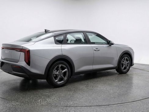 Used 2025 Kia K4 LXS image 9