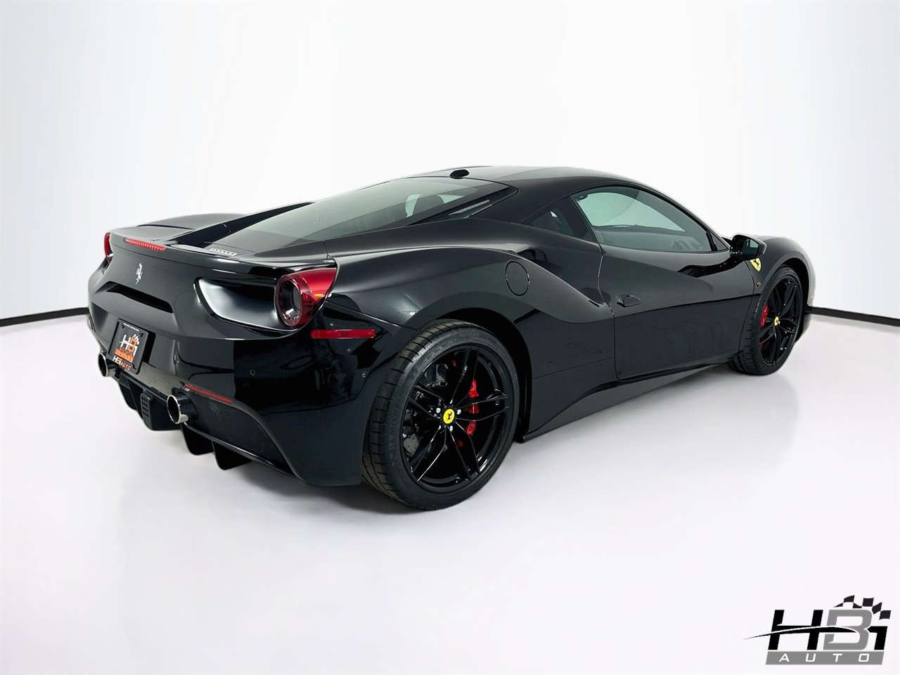 Used 2016 Ferrari 488 GTB RWD image 5