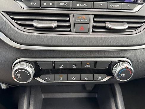 Used 2022 Nissan Altima 2.5 SV FWD image 13