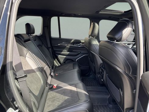 Used 2022 Jeep Grand Cherokee Altitude image 30