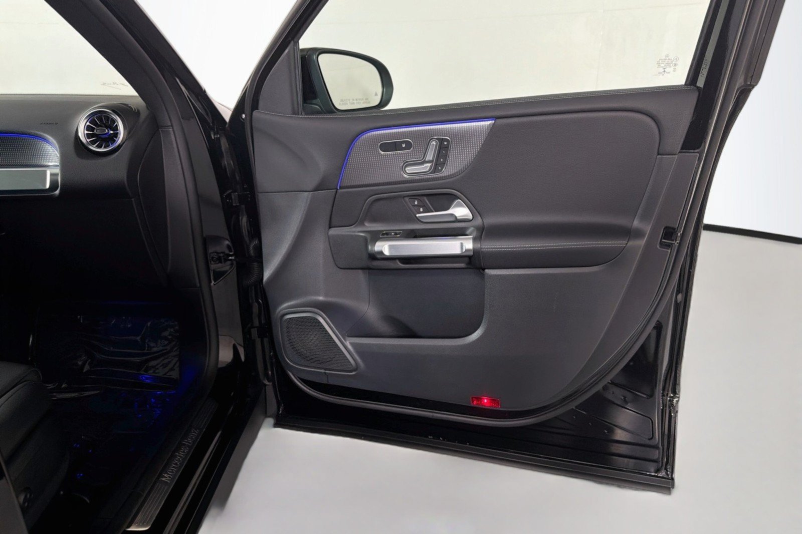 Used 2023 Mercedes-Benz GLB 250 image 26