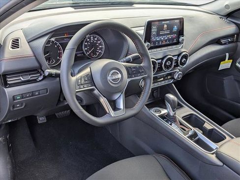 New 2025 Nissan Sentra SR image 3