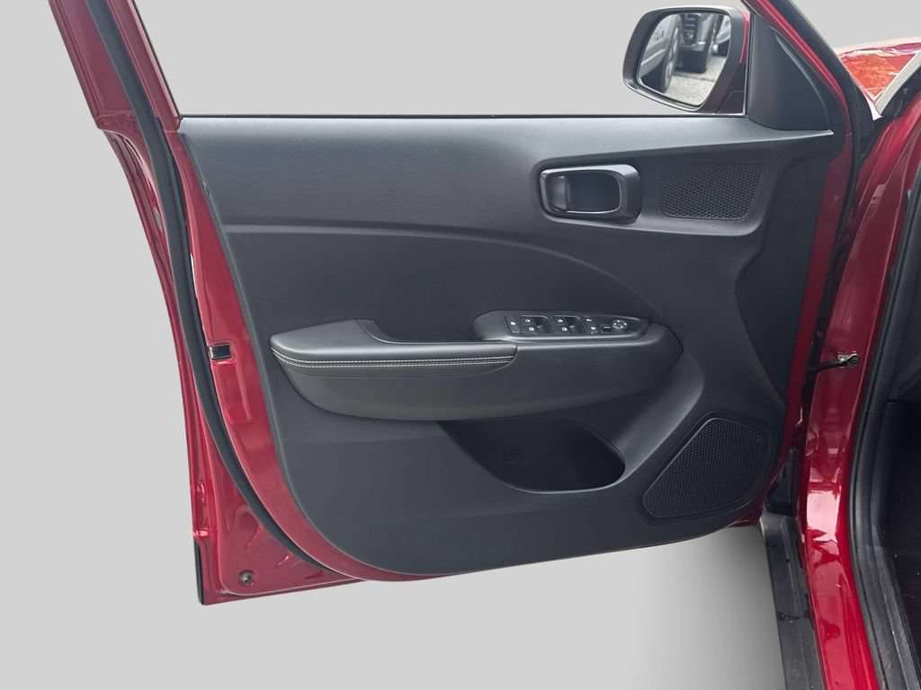 Certified 2024 Hyundai Venue Limited FWD image 15