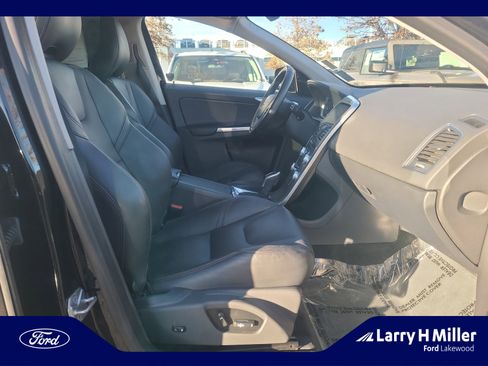 Used 2017 Volvo XC60 T5 Dynamic w/ Preferred Option Package image 19