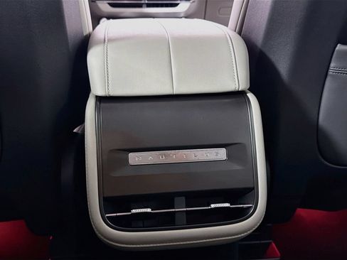 Used 2026 Lincoln Nautilus Premier AWD/4WD image 25