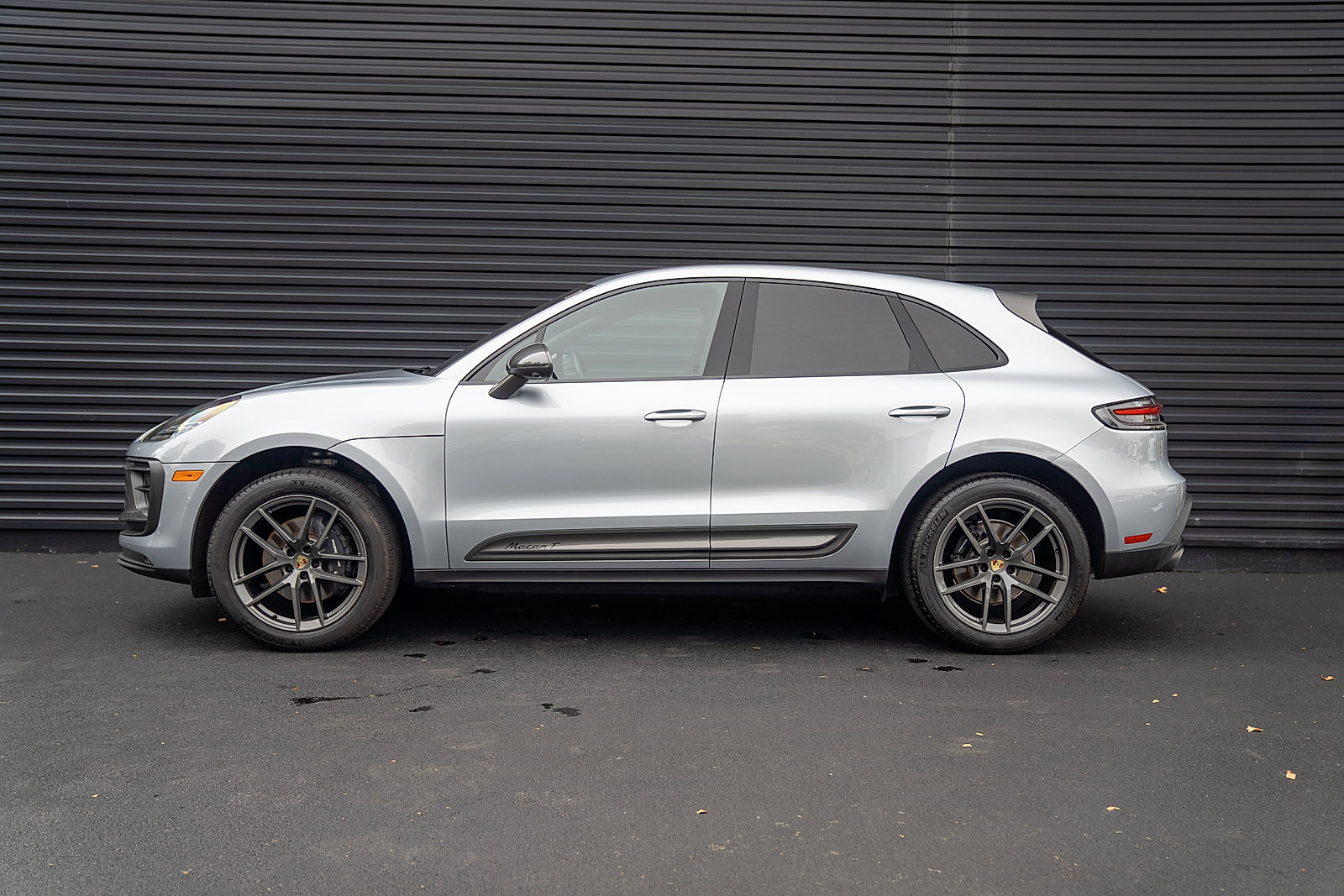 Certified 2026 Porsche Macan T AWD/4WD image 2