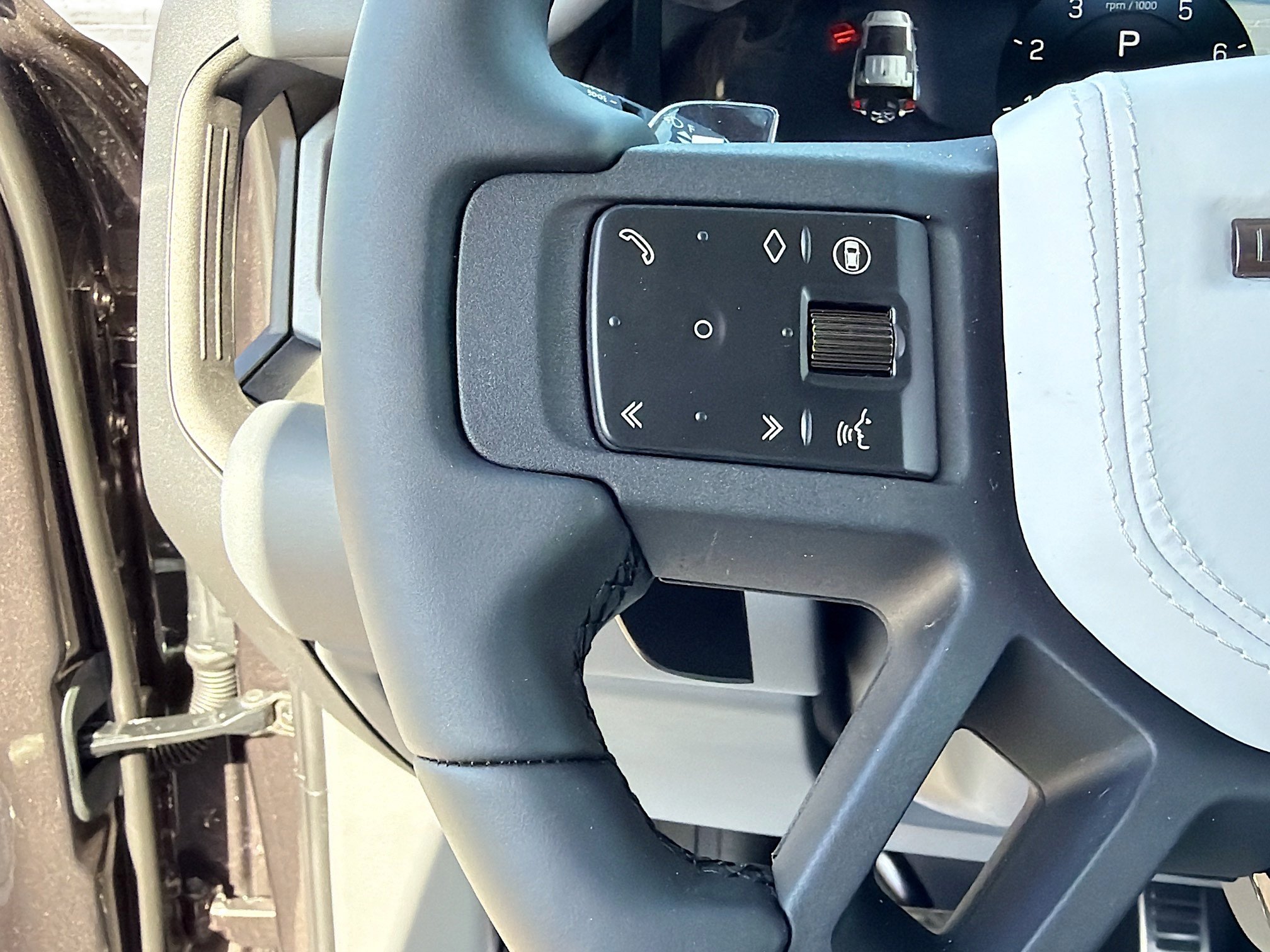 New 2026 Land Rover Defender 110 OCTA AWD/4WD image 36