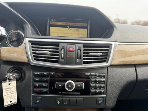 Used 2011 Mercedes-Benz E 350 4MATIC Sedan image 12
