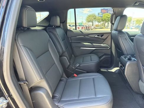 Certified 2026 Chevrolet Traverse LT FWD image 29