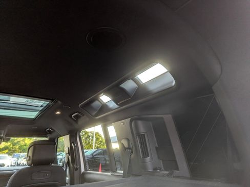 Used 2020 Land Rover Defender 110 X image 50