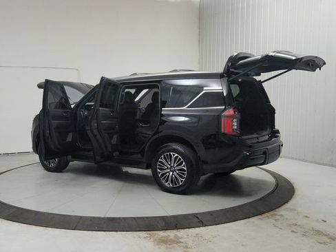 Used 2025 Nissan Armada SL w/ Captain's Chari Seat Package AWD/4WD image 14