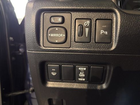 Used 2015 Toyota 4Runner Limited image 13