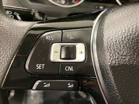 Used 2018 Volkswagen Tiguan S FWD image 24