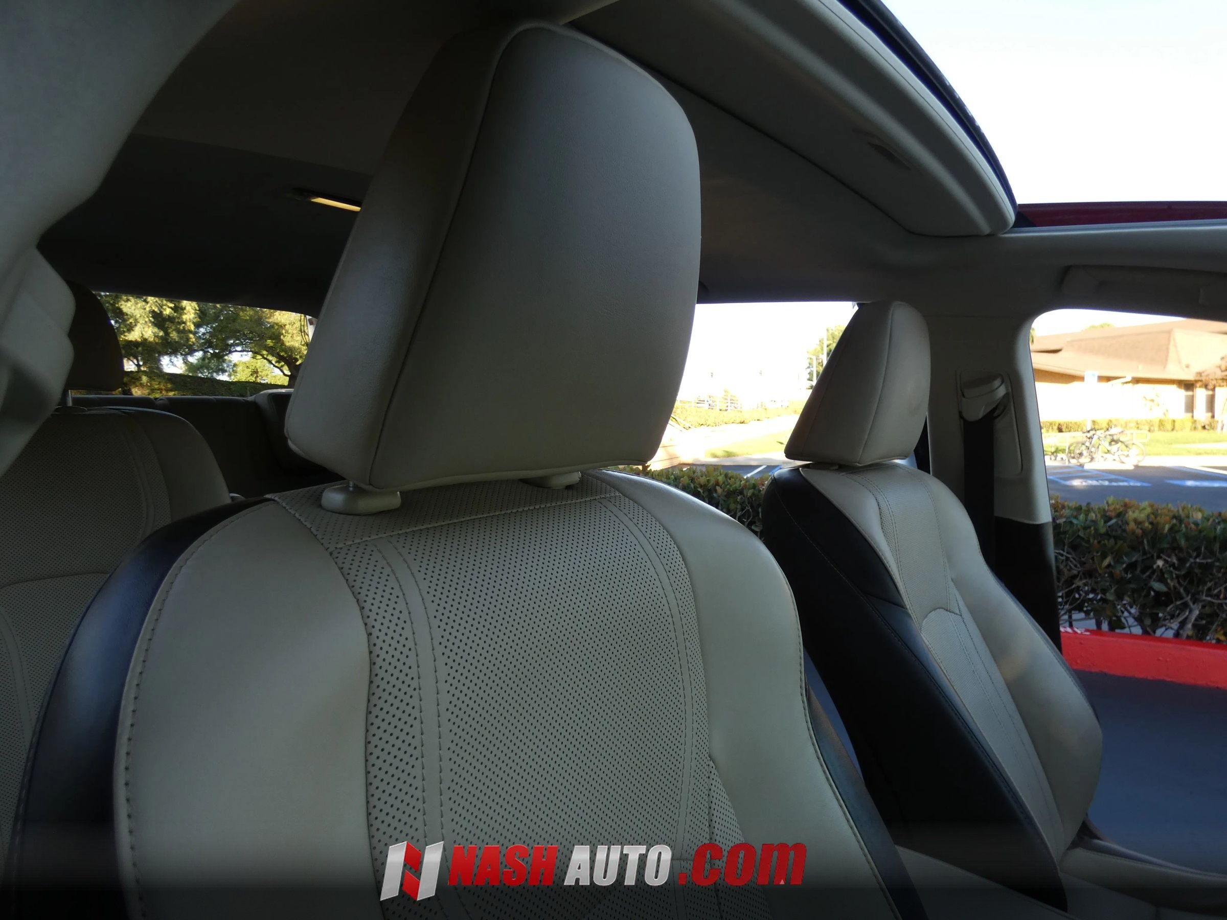 Used 2018 Lexus RX 450hL Premium w/ Premium Package AWD/4WD image 31