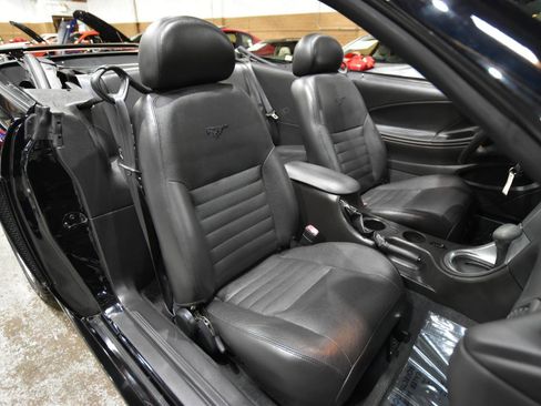 Used 2004 Ford Mustang GT RWD image 32