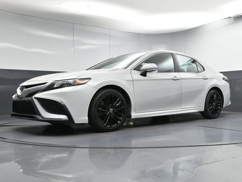 Certified 2024 Toyota Camry SE image 21