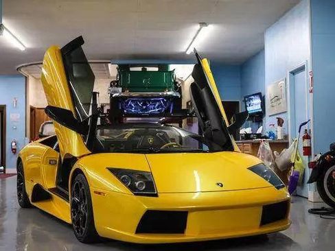 Used 2005 Lamborghini Murcielago Roadster image 5
