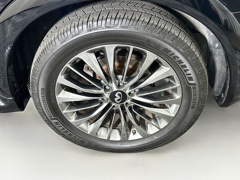Used 2019 INFINITI QX80 Luxe w/ 22" Wheel Package RWD image 11