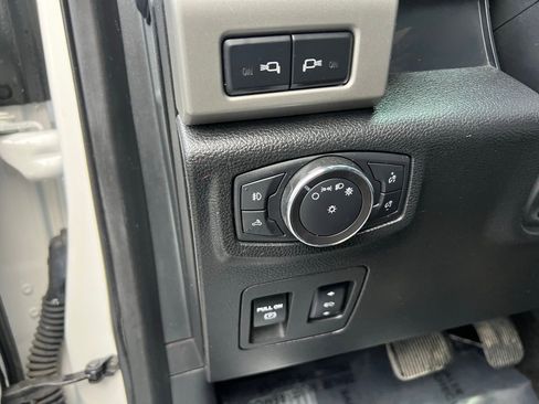 Used 2018 Ford F150 Lariat w/ Equipment Group 502A Luxury image 23