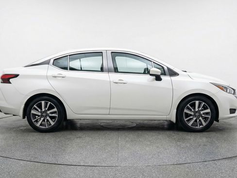 Used 2025 Nissan Versa SV image 11