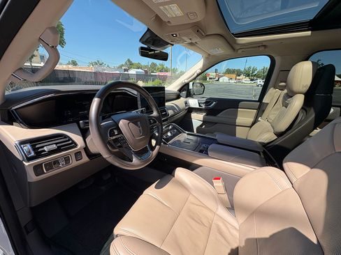 Used 2023 Lincoln Navigator Reserve AWD/4WD image 17