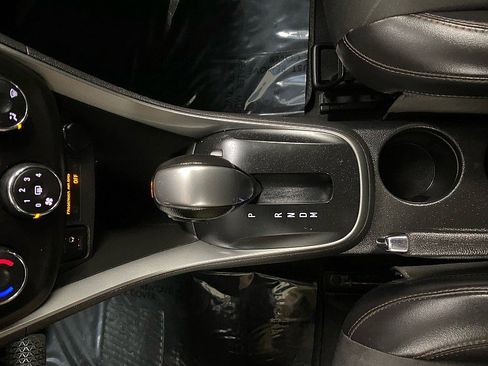 Used 2019 Chevrolet Trax LT w/ LT Convenience Package image 20