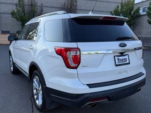 Used 2019 Ford Explorer XLT w/ Equipment Group 202A AWD/4WD image 12
