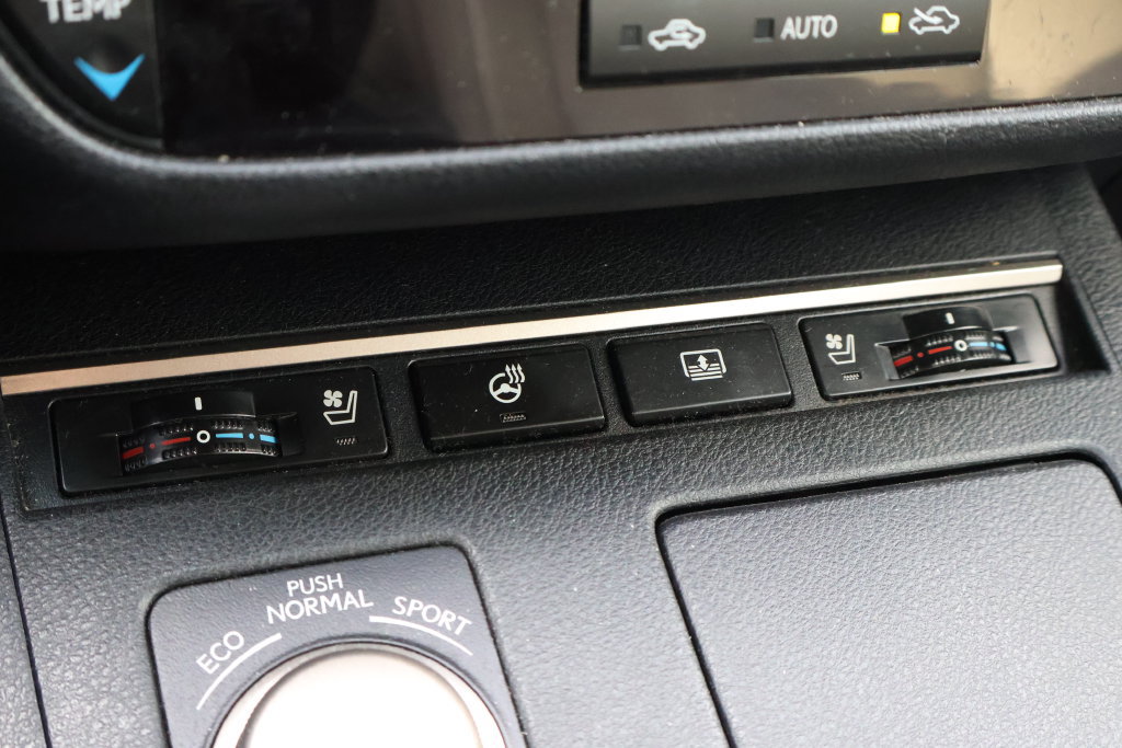 Used 2014 Lexus ES 350 w/ Ultra Luxury Package FWD image 25