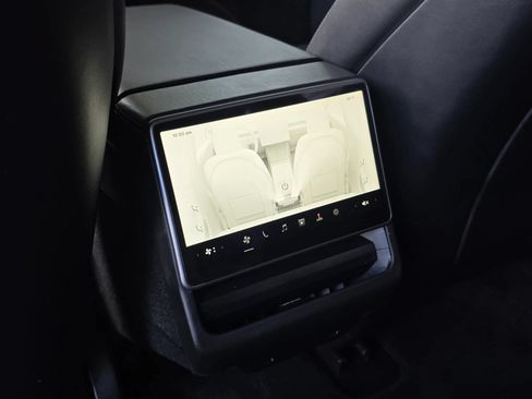 Used 2025 Tesla Model 3 Long Range AWD/4WD image 33