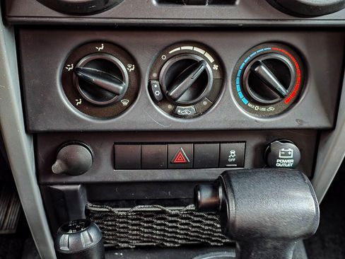 Used 2010 Jeep Wrangler Unlimited Sport image 17