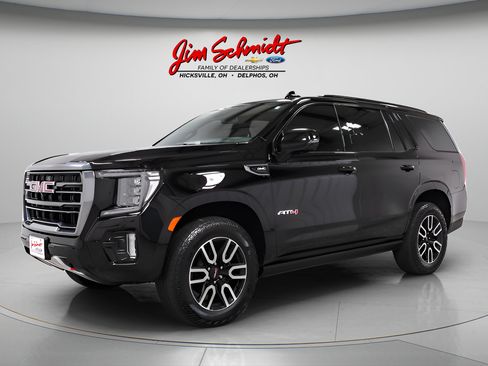 Used 2024 GMC Yukon AT4 w/ AT4 Premium Package AWD/4WD image 3
