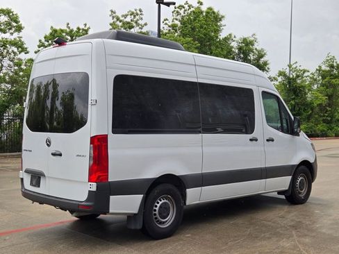 Used 2024 Mercedes-Benz Sprinter 2500 image 5