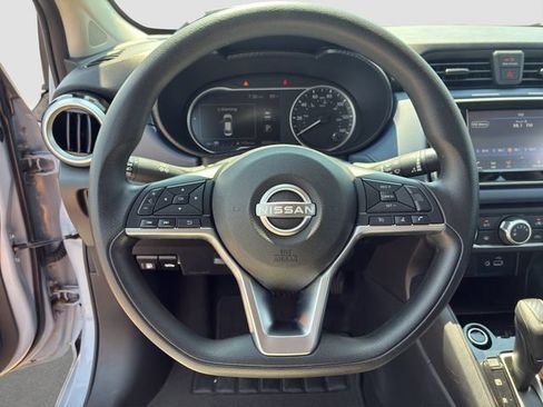 Used 2024 Nissan Versa SV FWD image 17