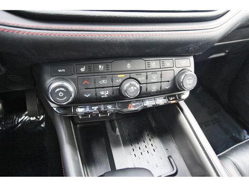 Used 2025 Dodge Durango GT AWD/4WD image 26