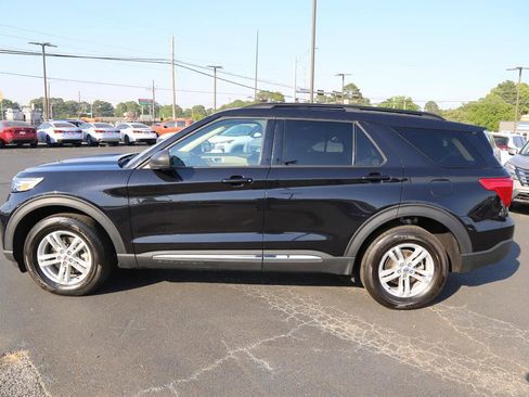 Used 2023 Ford Explorer XLT w/ Equipment Group 202A image 6