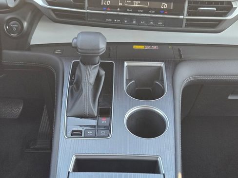 Used 2025 Toyota Sienna LE image 17