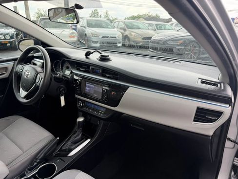 Used 2015 Toyota Corolla LE FWD image 15
