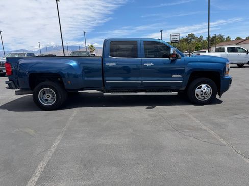 Used 2015 Chevrolet Silverado 3500 High Country w/ Duramax Plus Package image 2