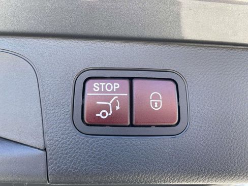 Used 2019 Mercedes-Benz GLC 300 300 image 11