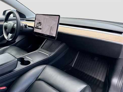 Used 2021 Tesla Model 3 Standard Range Plus image 28