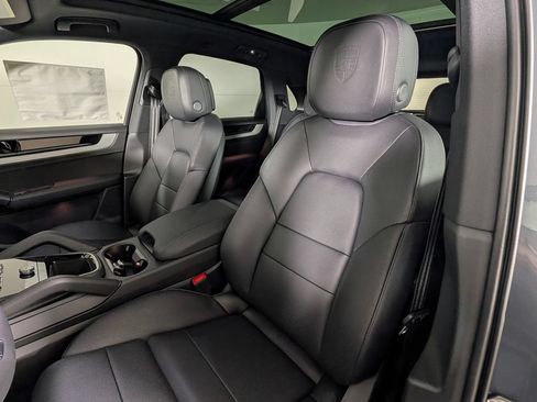 New 2026 Porsche Cayenne E-Hybrid AWD/4WD image 5