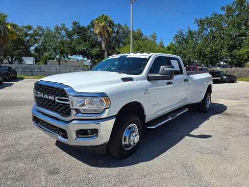 Used 2024 RAM 3500 Big Horn AWD/4WD image 2
