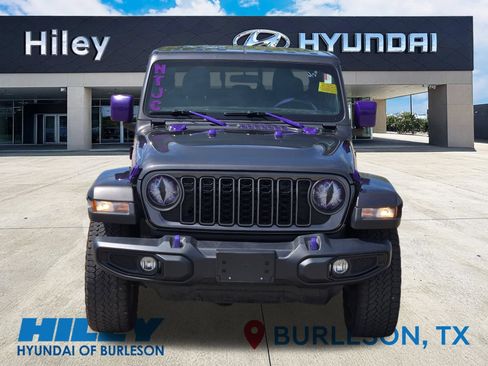 Used 2025 Jeep Gladiator Sport AWD/4WD image 8