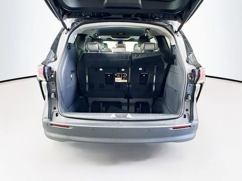 Used 2025 Toyota Sienna XLE w/ XLE Plus Package image 27