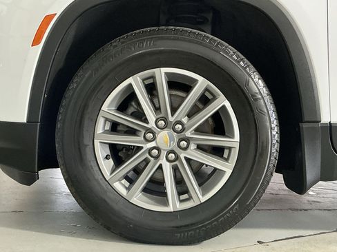 Used 2023 Chevrolet Traverse LT AWD/4WD image 13