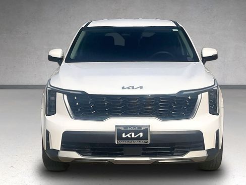 Certified 2025 Kia Sorento LX FWD image 6