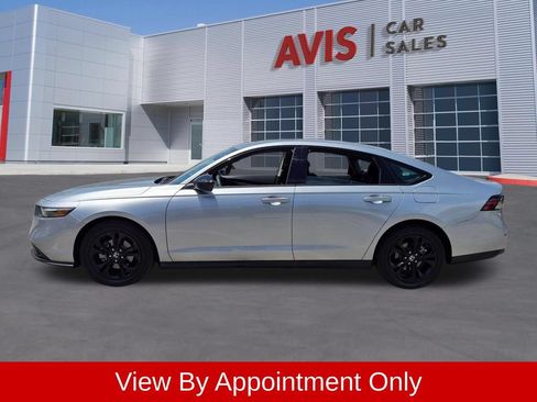 Used 2025 Honda Accord SE image 10