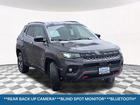 Used 2022 Jeep Compass Trailhawk w/ Trailhawk Convenience Group image 4