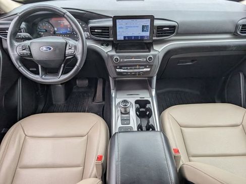 Used 2020 Ford Explorer XLT w/ Equipment Group 202A image 9