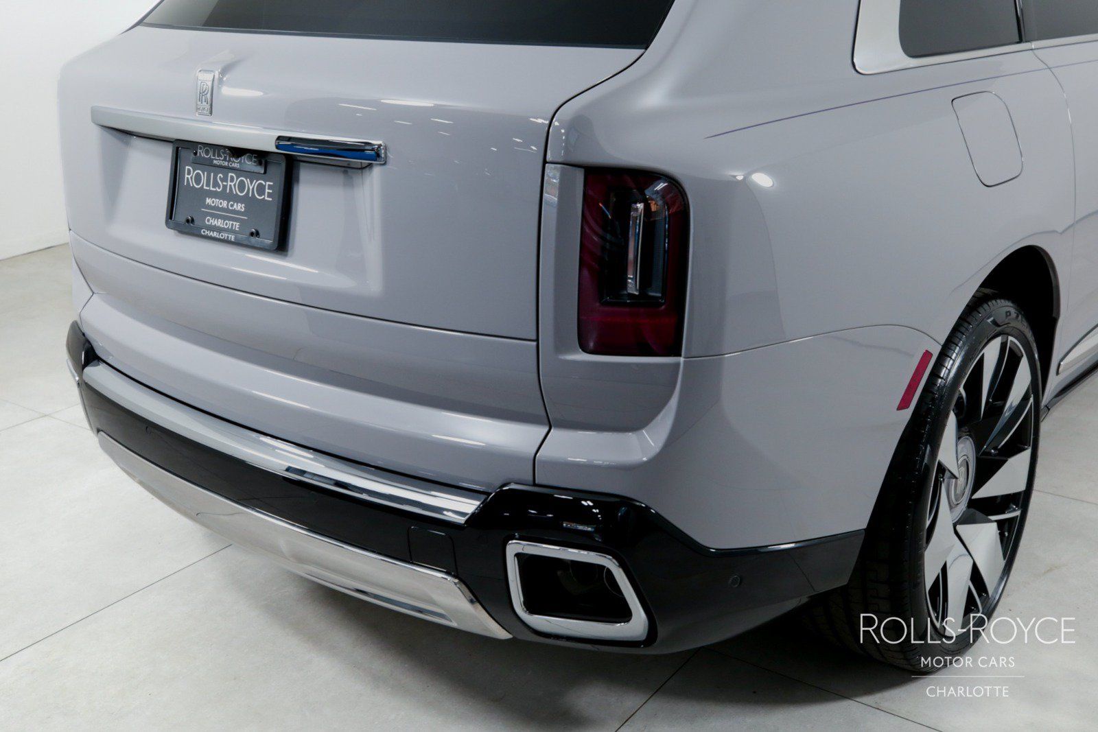 Used 2025 Rolls-Royce Cullinan AWD/4WD image 48